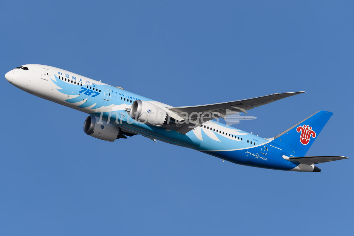 China Southern Boeing 787 B-1169